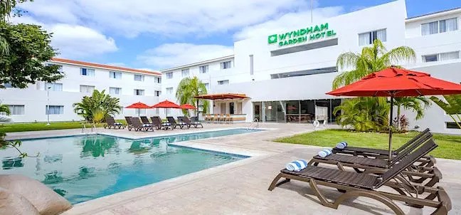 holiday inn express playa del carmen mexico